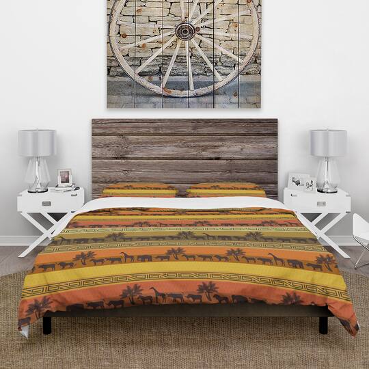 Designart 'African Wildlife with Ethnic Pattern' Tropical Bedding Set - Duvet Cover & Shams